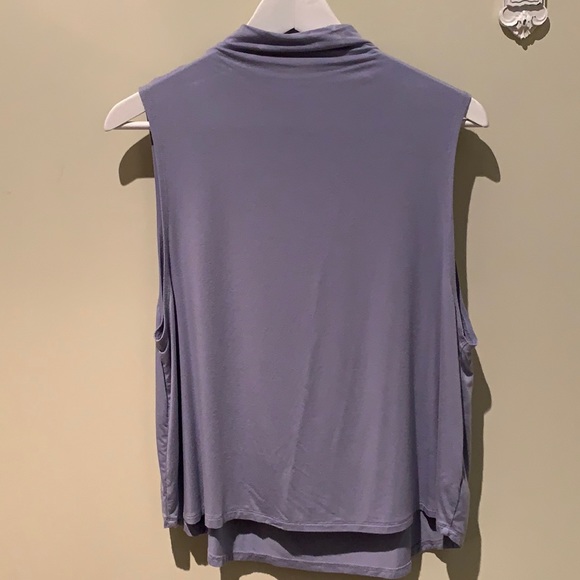 Aritzia Tops - Babaton Aritzia Vince T-Shirt Sleeveless (LILAC)
